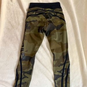 Better Bodies Camo Print Leggings